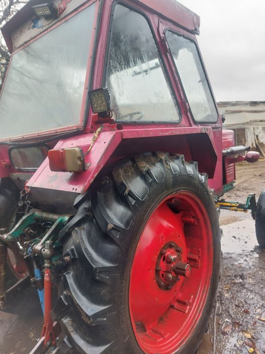 Vând Universal U650