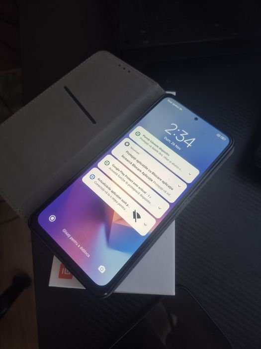 Telefon nou cu mici urme de uzura fullbox