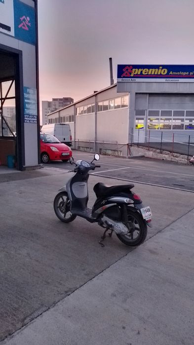 Vând scuter Piaggio liberty 50 4t CU ACTE