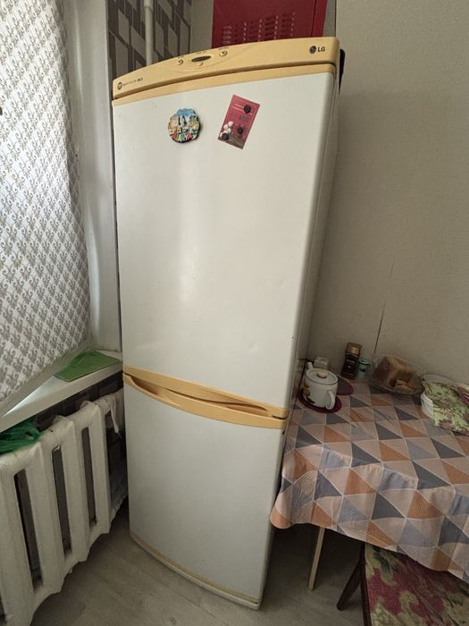 Холодильник марка LG