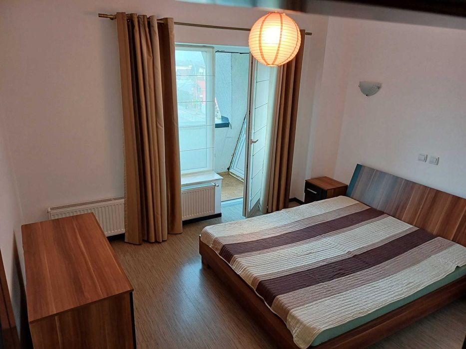 Proprietar inchiriez apartament 4 camere – 105 mp utili