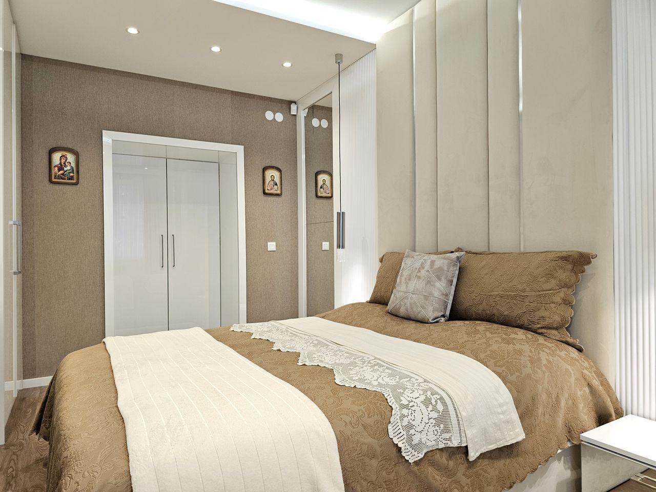 Продава се Тристаен апартамент в София, Център - 115 кв.м за 5027 €/кв.м - Снимка #1
