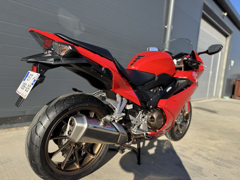 Funmoto Honda VFR 800F v tec nu (Yamaha Kawasaki Ktm)