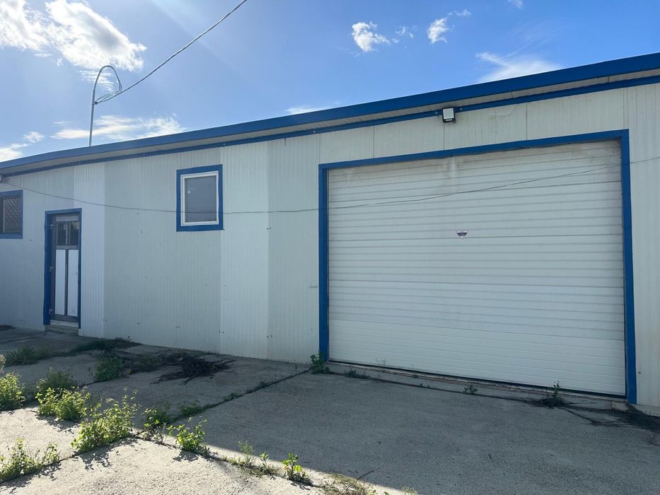 Hala 300 mp2+Curte Betonata 800 mp2