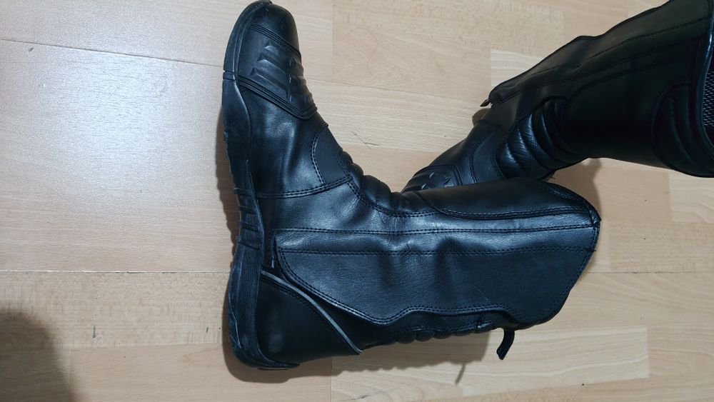 Cizme moto mărime 44