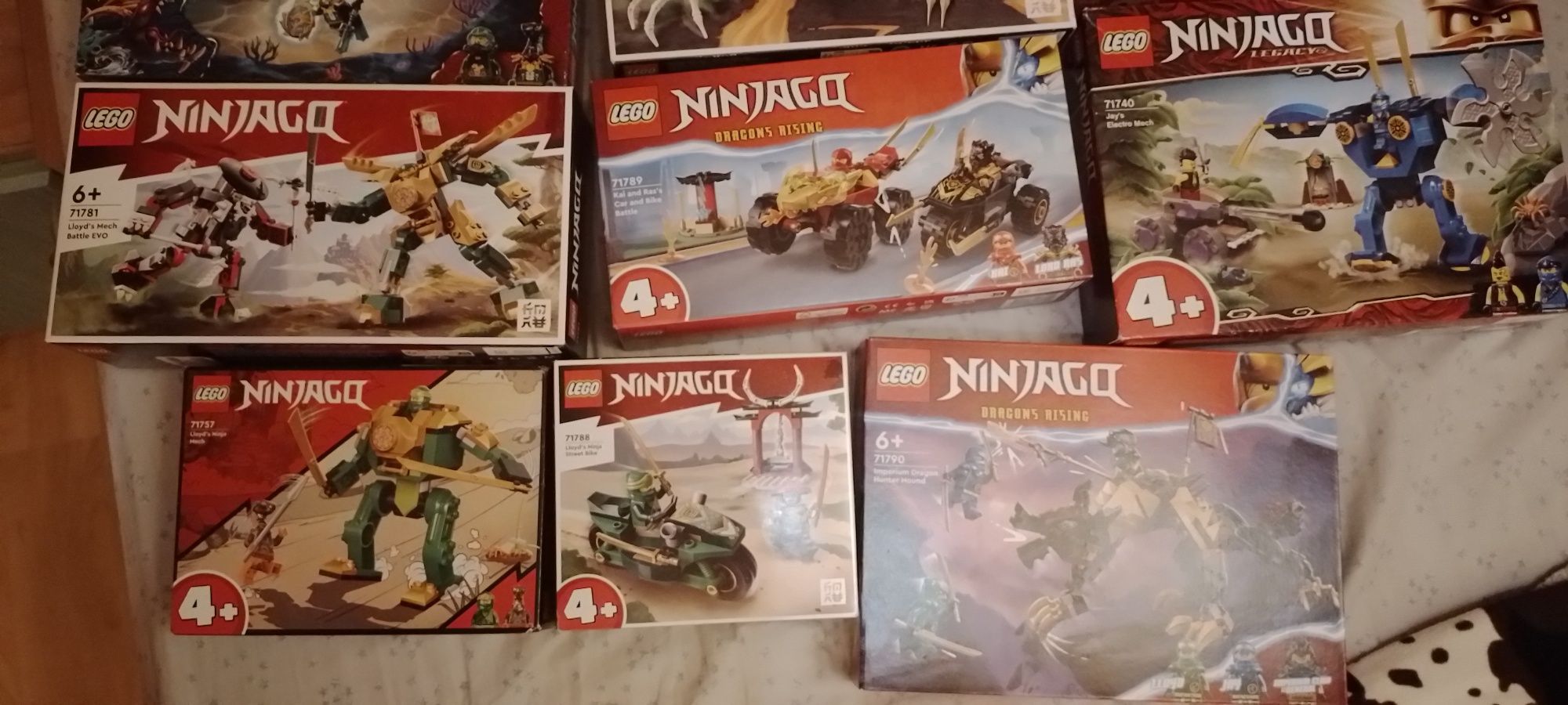 De vânzare 9 seturi Lego Ninjago, complete.