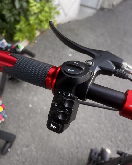 Vand trotineta jrh t16 noua inca in garantie