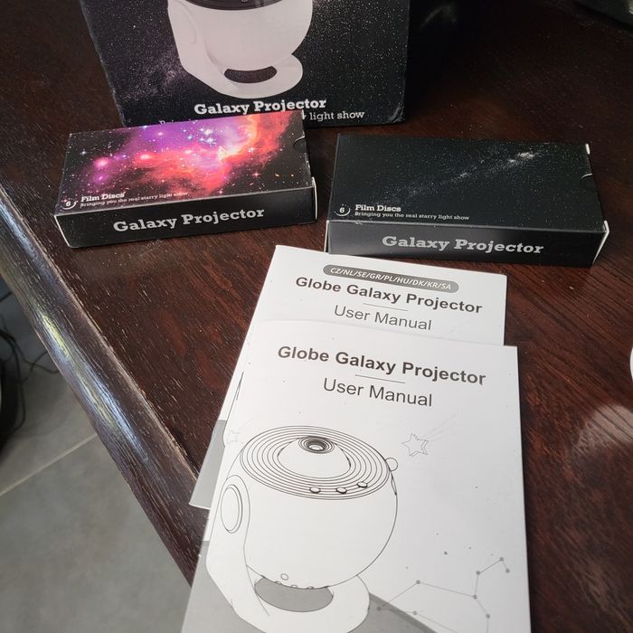 Galaxy проектор въртящ с 12 карти на Космоса