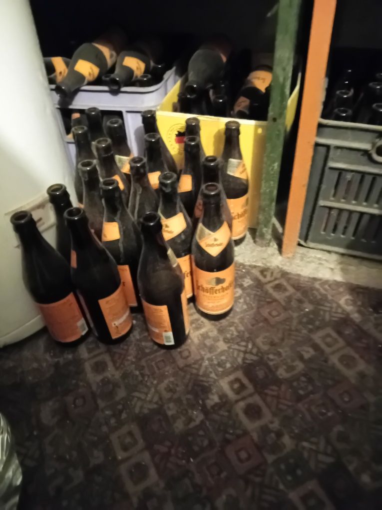 Продавам бирени бутилки от шоферхофър
