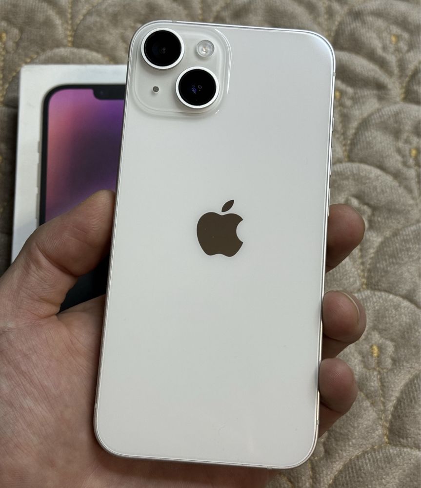 Айфон 14 в белом цвете