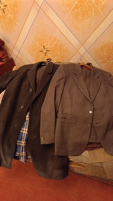 Мужские костюмы и пальто