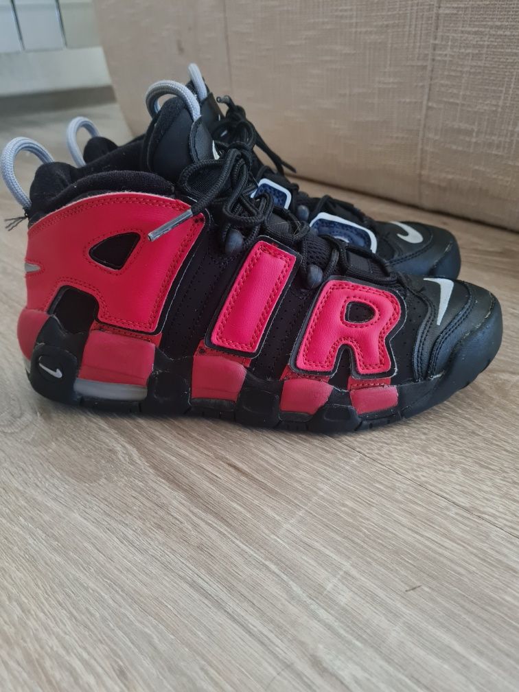 Nike air more uptempo