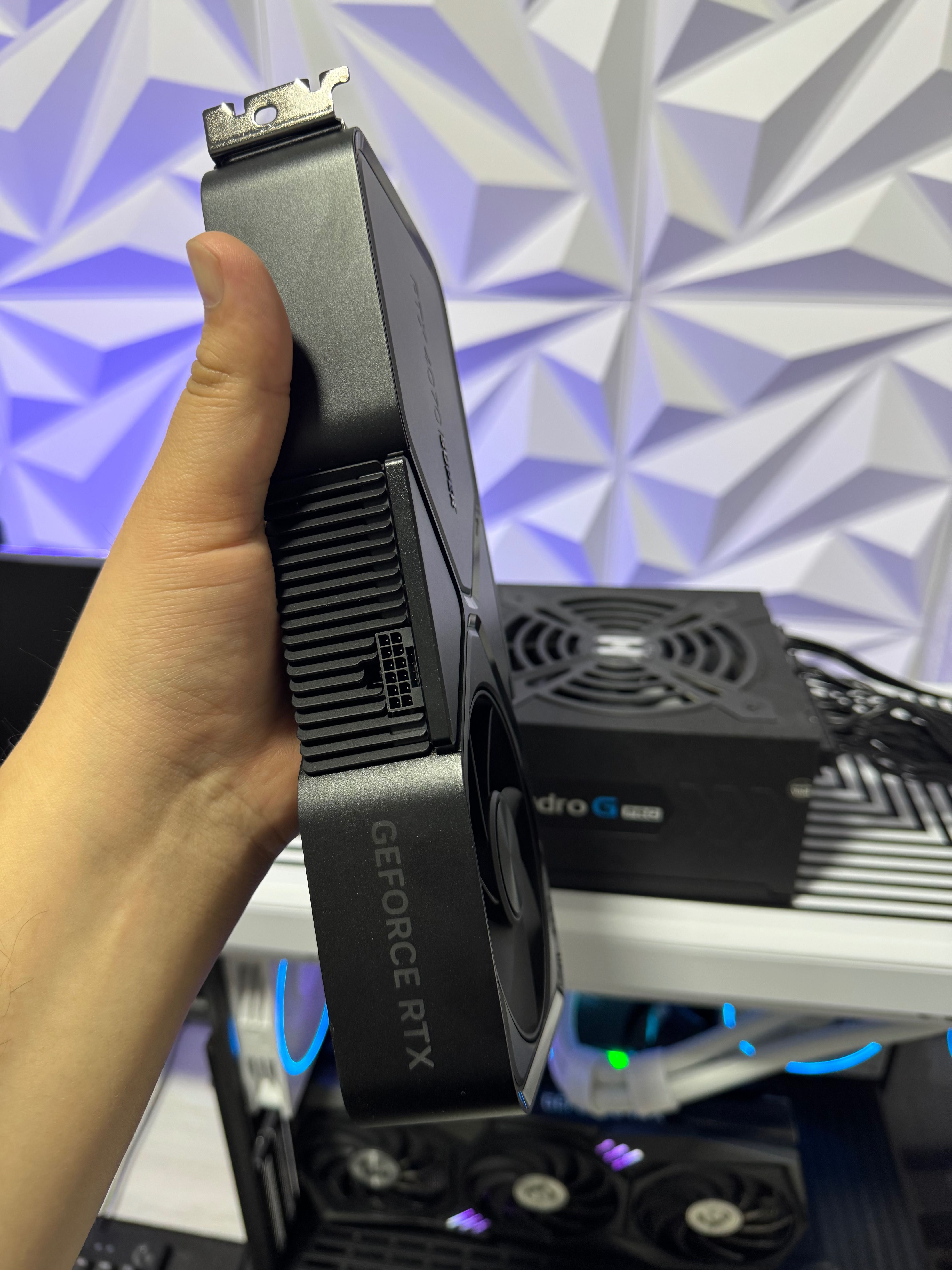 Founders edition RTX4070SUPER 12GB (1oy ishlagan)