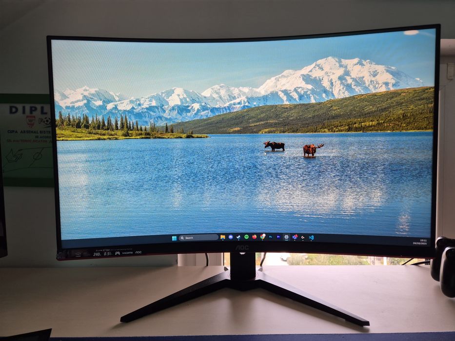 Monitor curbat AOC WLED 31.5" 240Hz 0.5ms