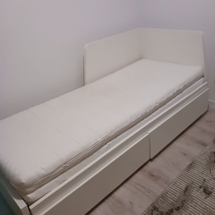 Vând pat extensibil Divan Ikea pret 2000 lei