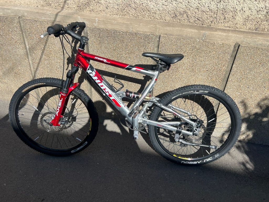 Bicicleta Mountainbike full suspension marca Ghost  26" stare perfecta