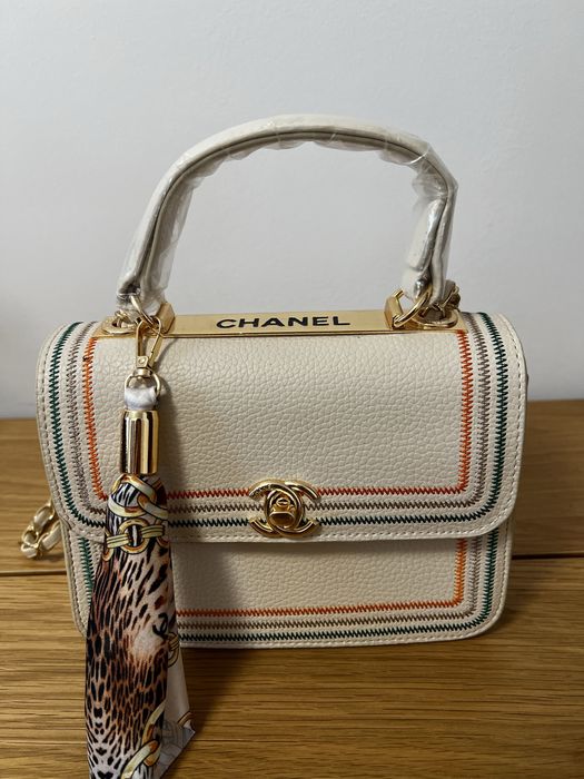Geanta Chanel crem