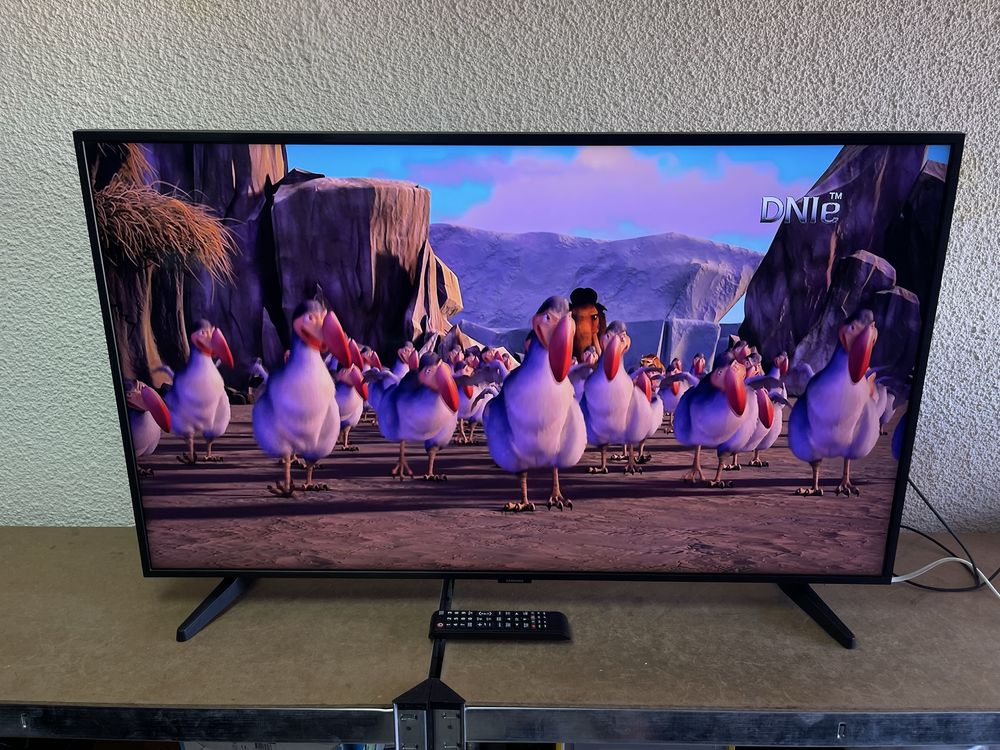 Телевизор Samsung 4K UHD QLED 43“ Smart|Wi-Fi - QE43Q60RAT