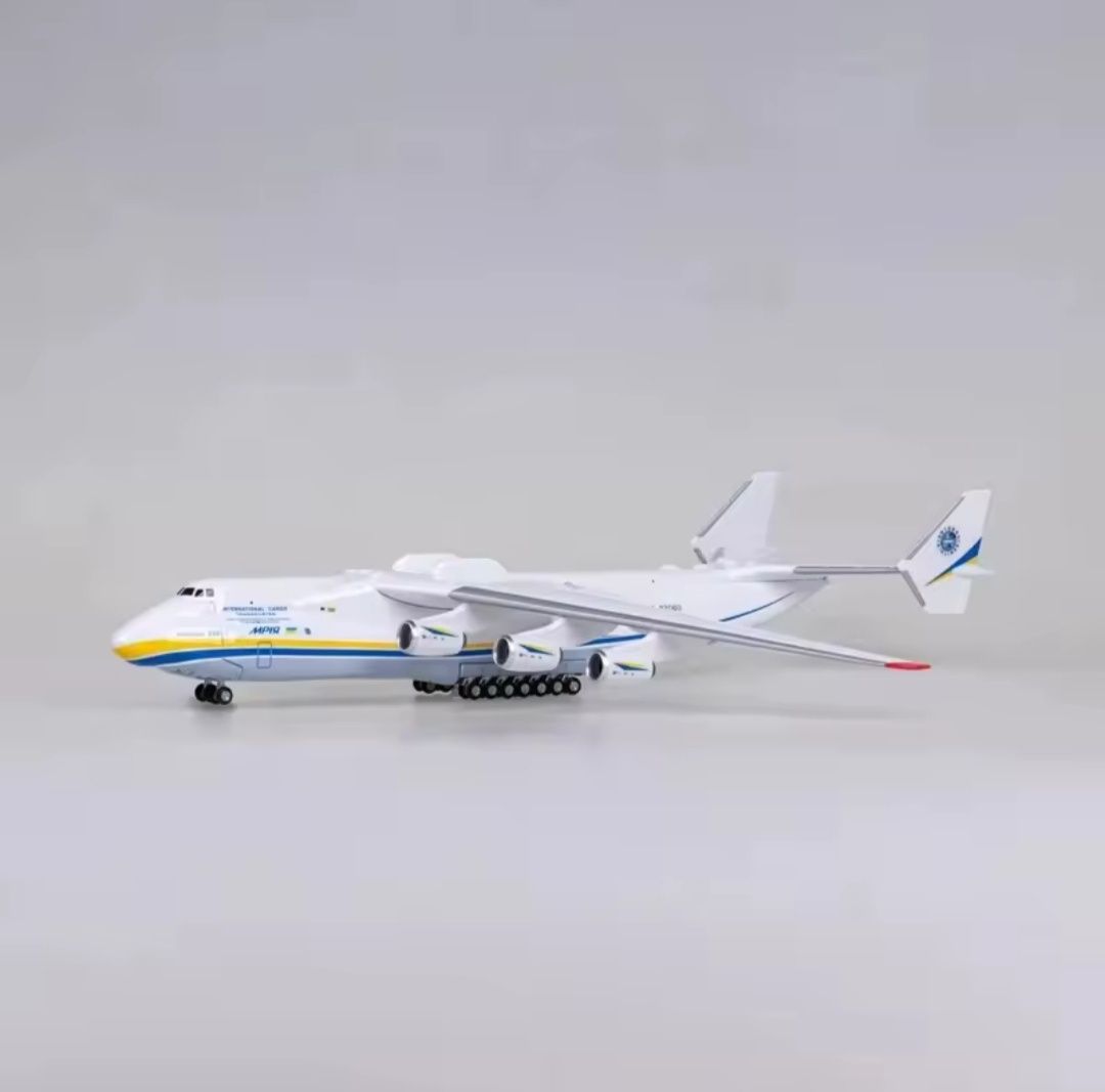 42 CM!!! ULTIMUL EXEMPLAR! Macheta business de avion Antonov 225 Mriya