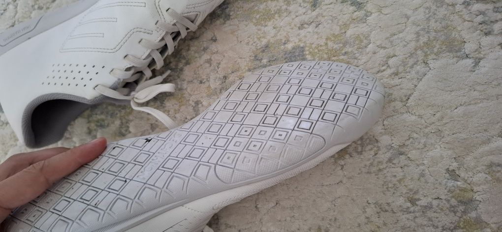 Ghete futsal Decathlon, 44