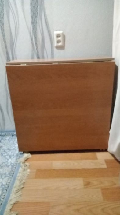 Продам стол книжка