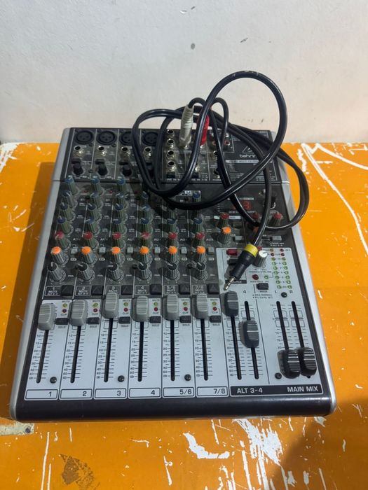 Микшерный пульт BEHRINGER Xenyx X1204USB
