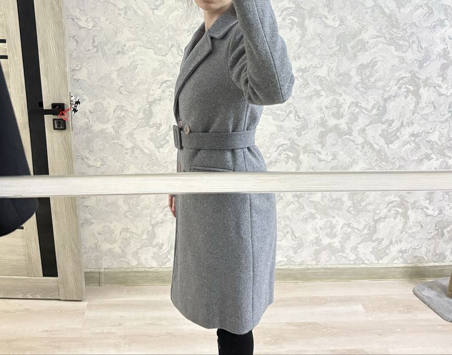 Продается пальто идеальное состояние , новое