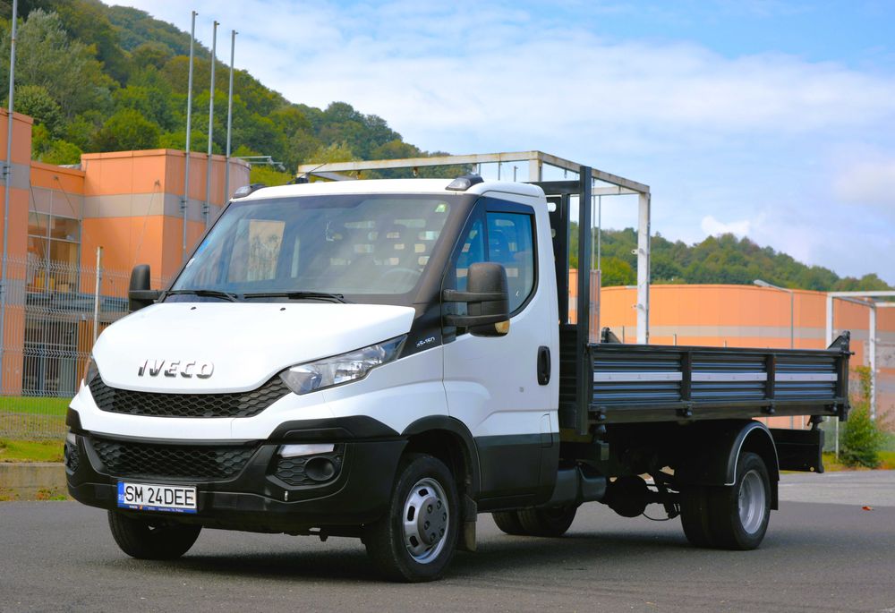 Iveco Daily 2016 basculabil pe 3 parti