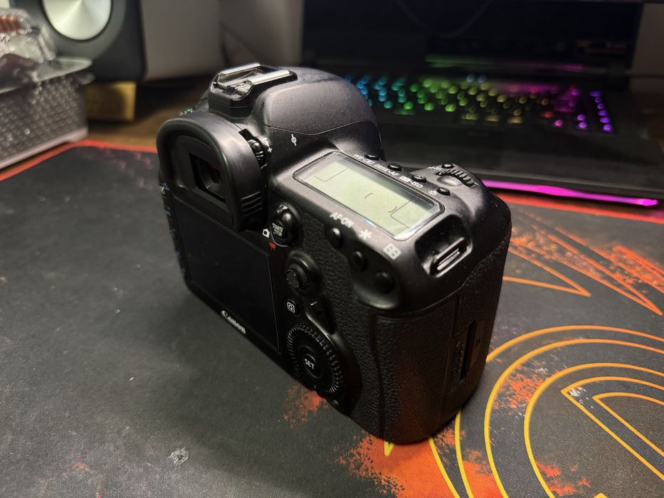 Vand body Canon 5d Mark 4