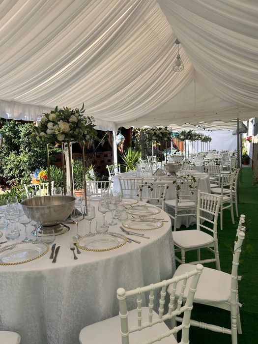 Inchiriem corturi, mese , scaune , vitrine frigorifice dozator de bere