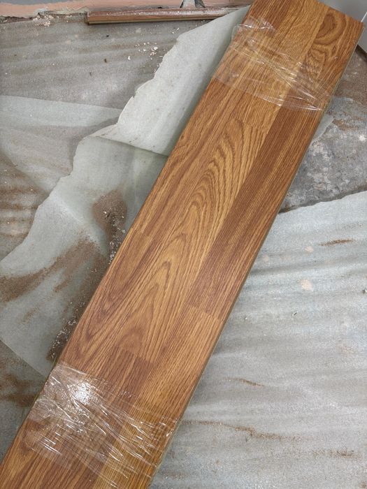 Продам ламинат б/у