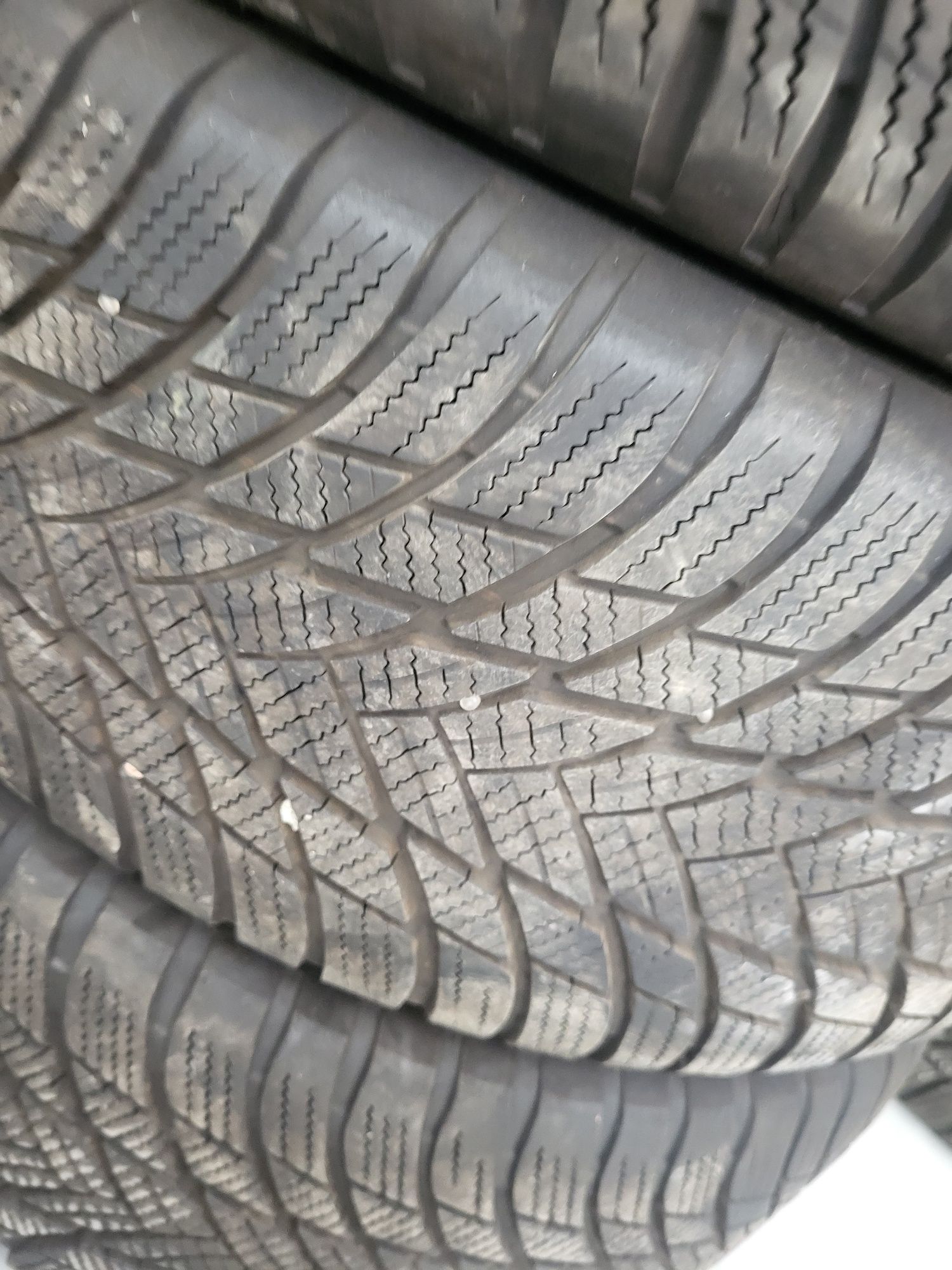 4 бр зимни 225/55/17 Bridgestone
