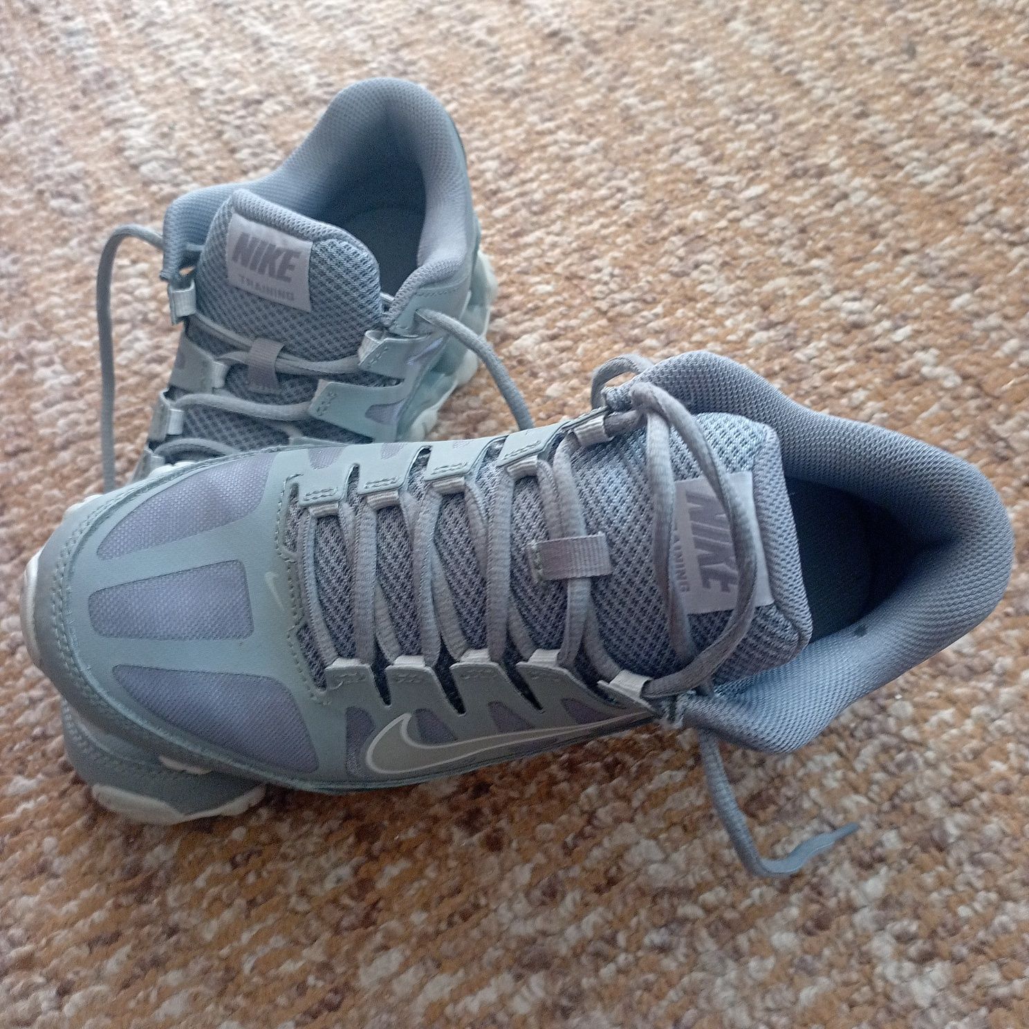 Продавам маратонки Nike