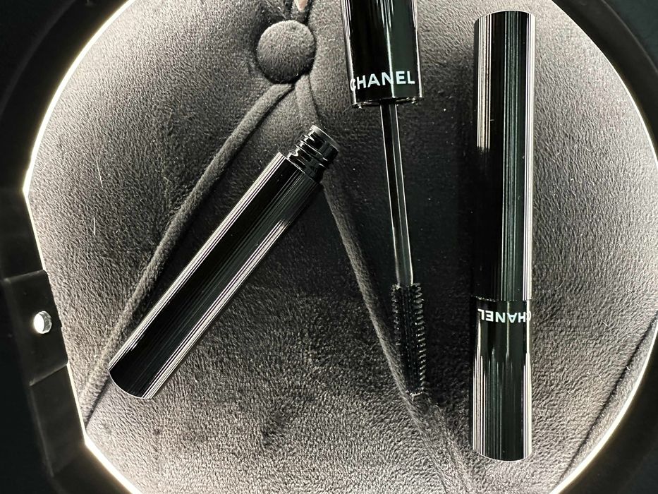 Продавам декоративна козметика