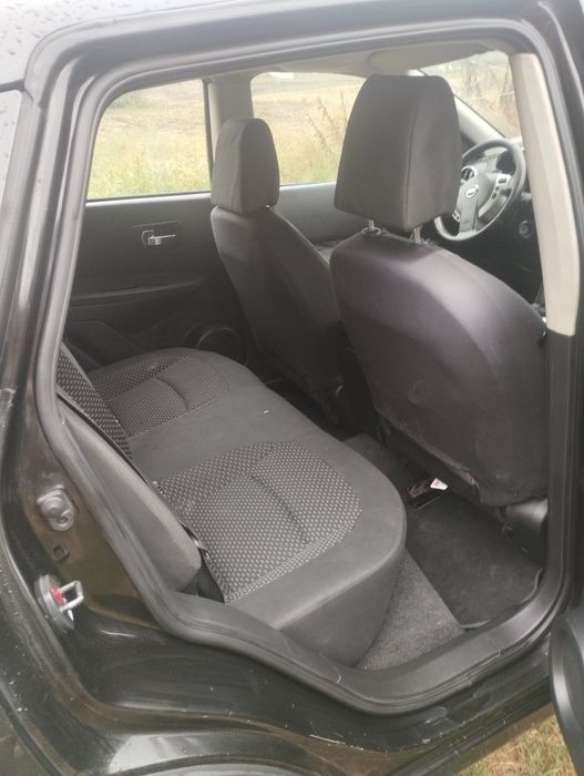 Vand Nissan sau la schimb pe cai