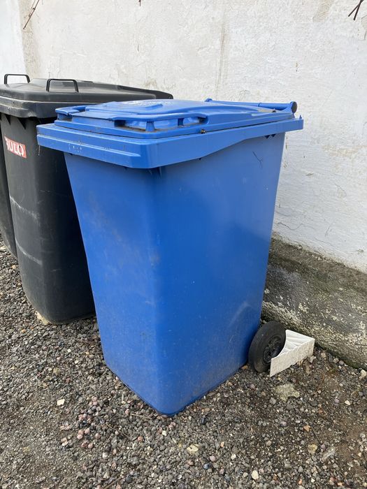 Tomberon / pubelă de gunoi 240 L NOU , culoare negru sau albastru