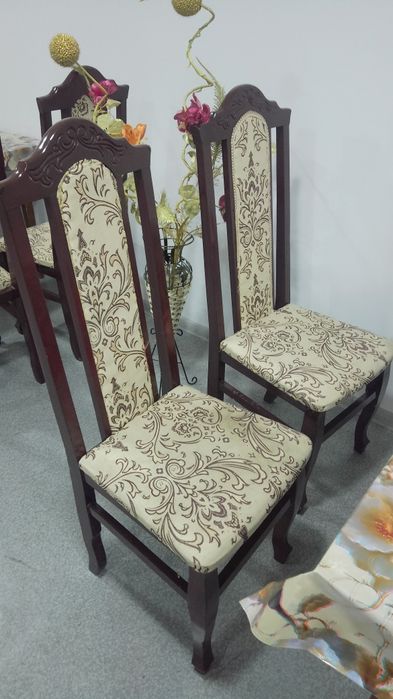 Стулья хорошего качества, в отличном состояние 12 штук