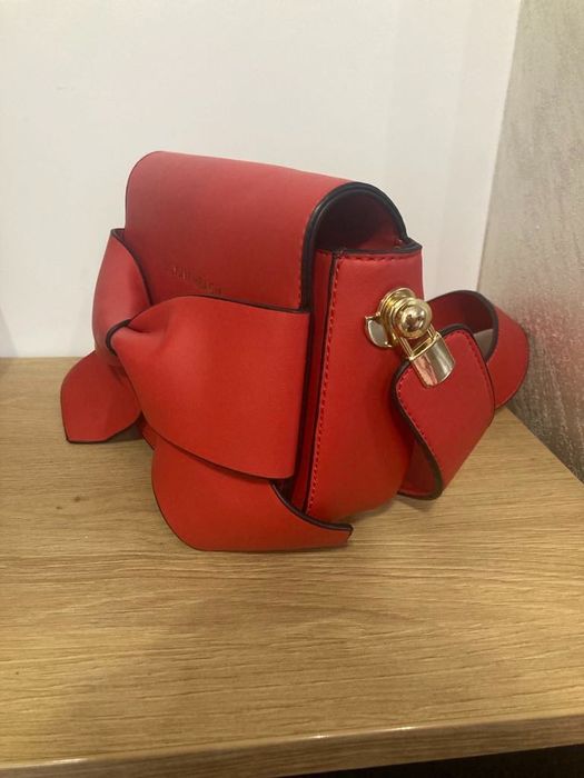 Намалена цена!!!Червена кожена чанта SILVIAN HEACH