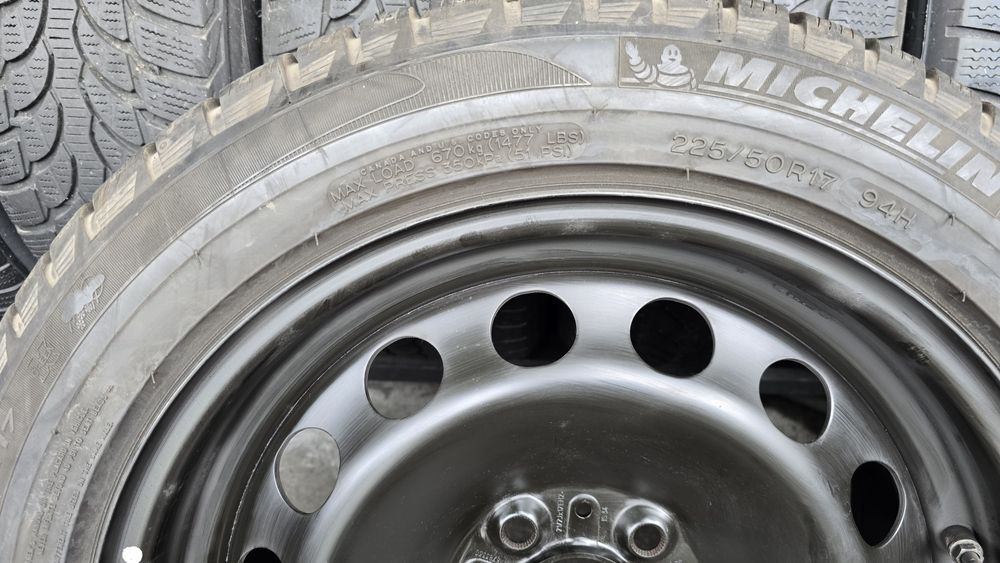 4 jante tablă BMW 17 țoli cu anvelope iarnă 225/50/17