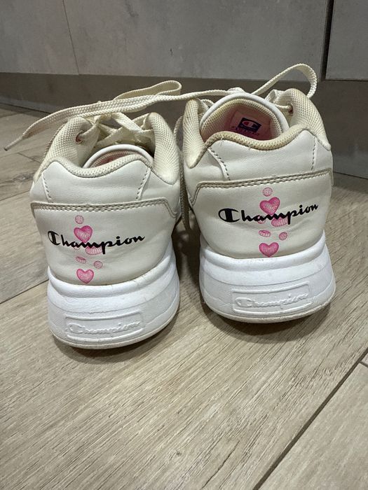 Маратонки за момиче champion