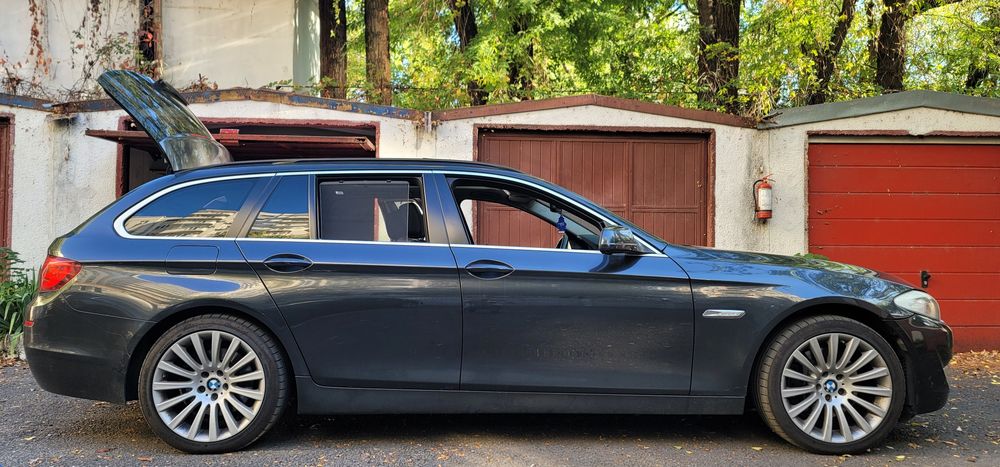 BMW Seria 5 F11 Un break premium cu dotări de top 4x4 trapa padele