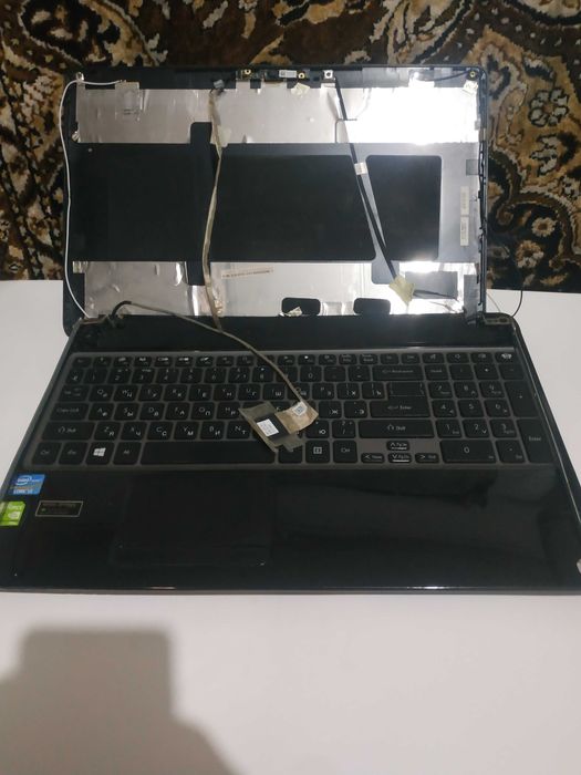 Продам ноутбук packard bell на запчасти