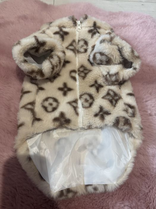 Продавам нови кучешки дрехи,кучешко елече, кучешки дъждобран