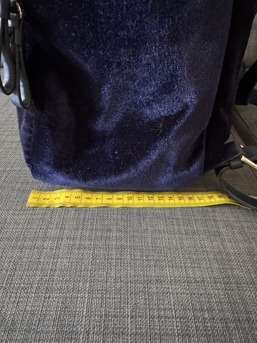 Ghiozdan de catifea Zara