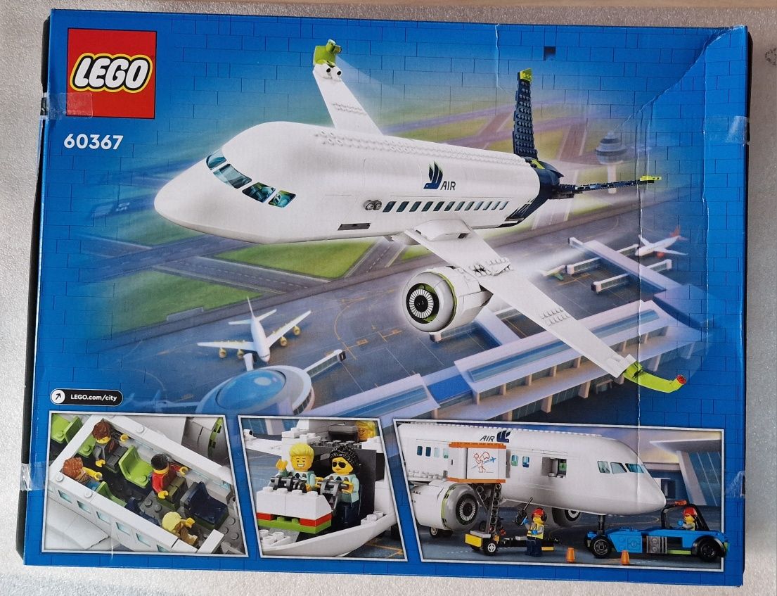 LEGO City - Avion de pasageri 60367, 913 piese Nou