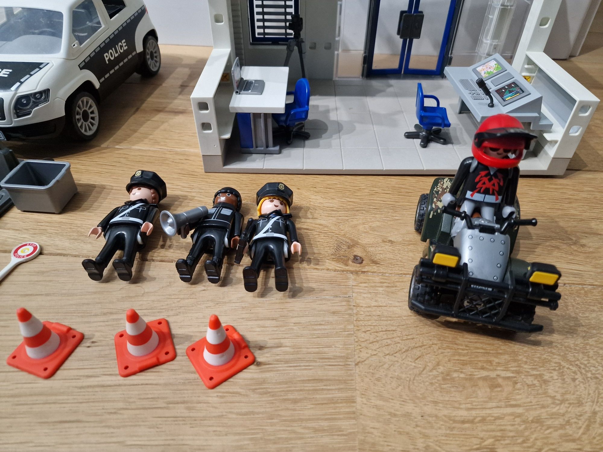 Playmobil city - полицейско управление