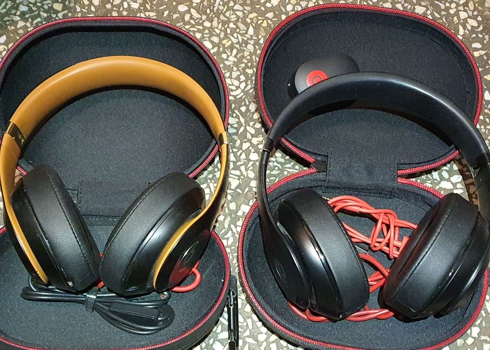 Beats studio 3 si studio 1 cu huse, incarcator, cabluri, bureti schimb