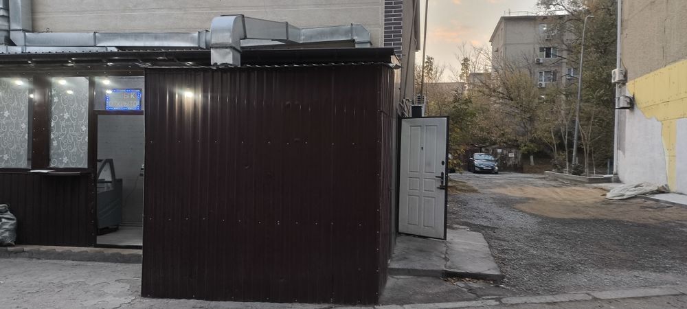 Шашлычная будка с вытяжкой