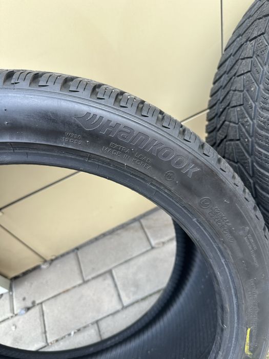 Продам комплект зимней резины Hankook