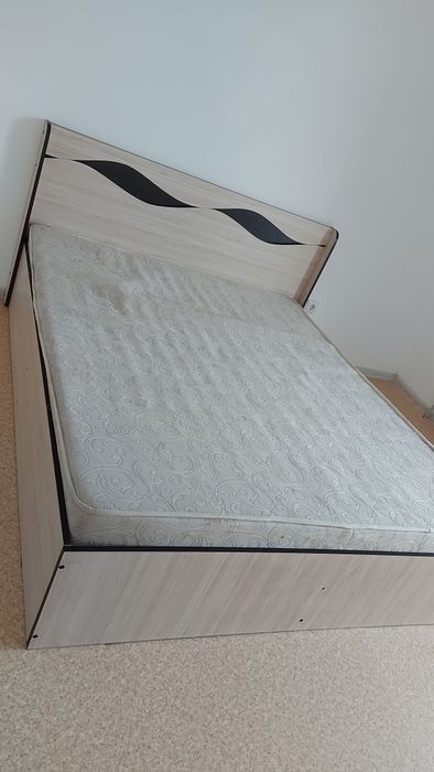 Срочно продам кровать 2х спалка диван